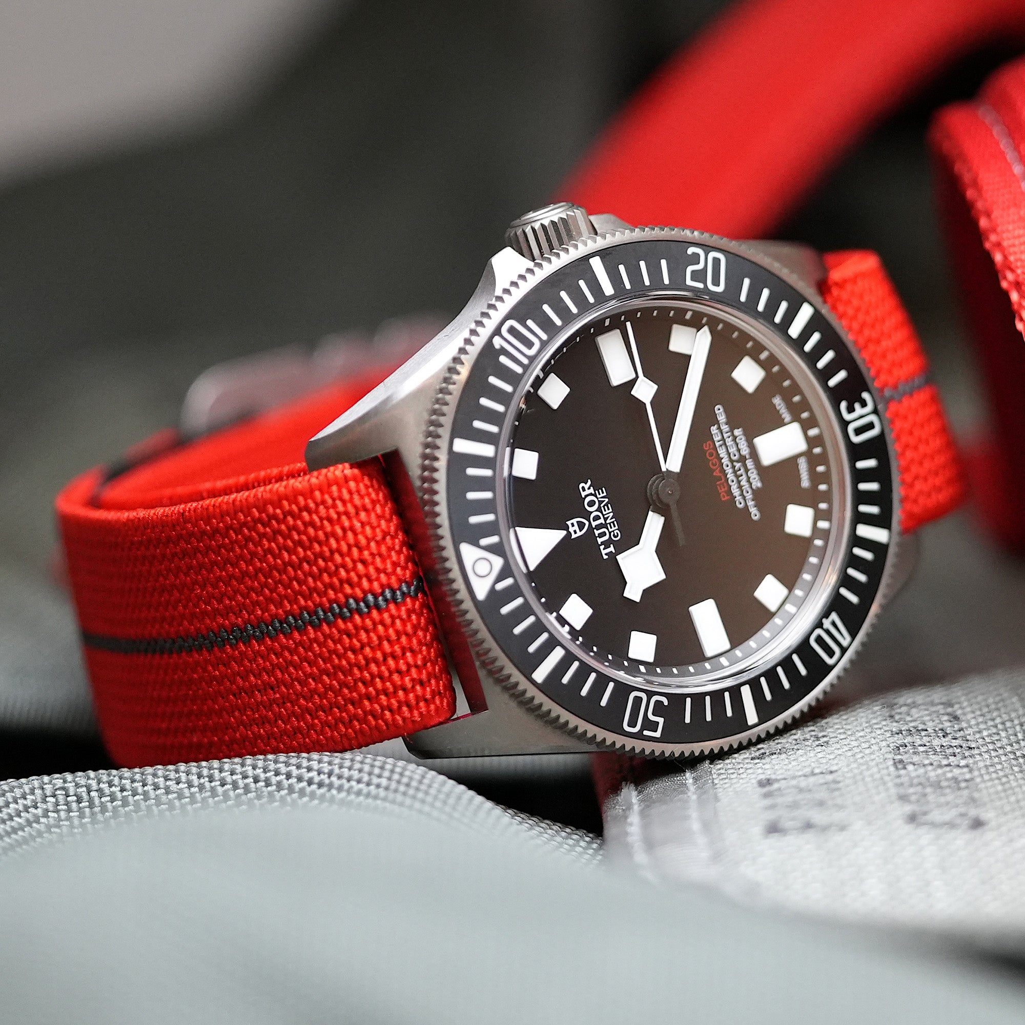 Grappleband Red / Charcoal [Fixed Bar & Spring Bar Compatible]