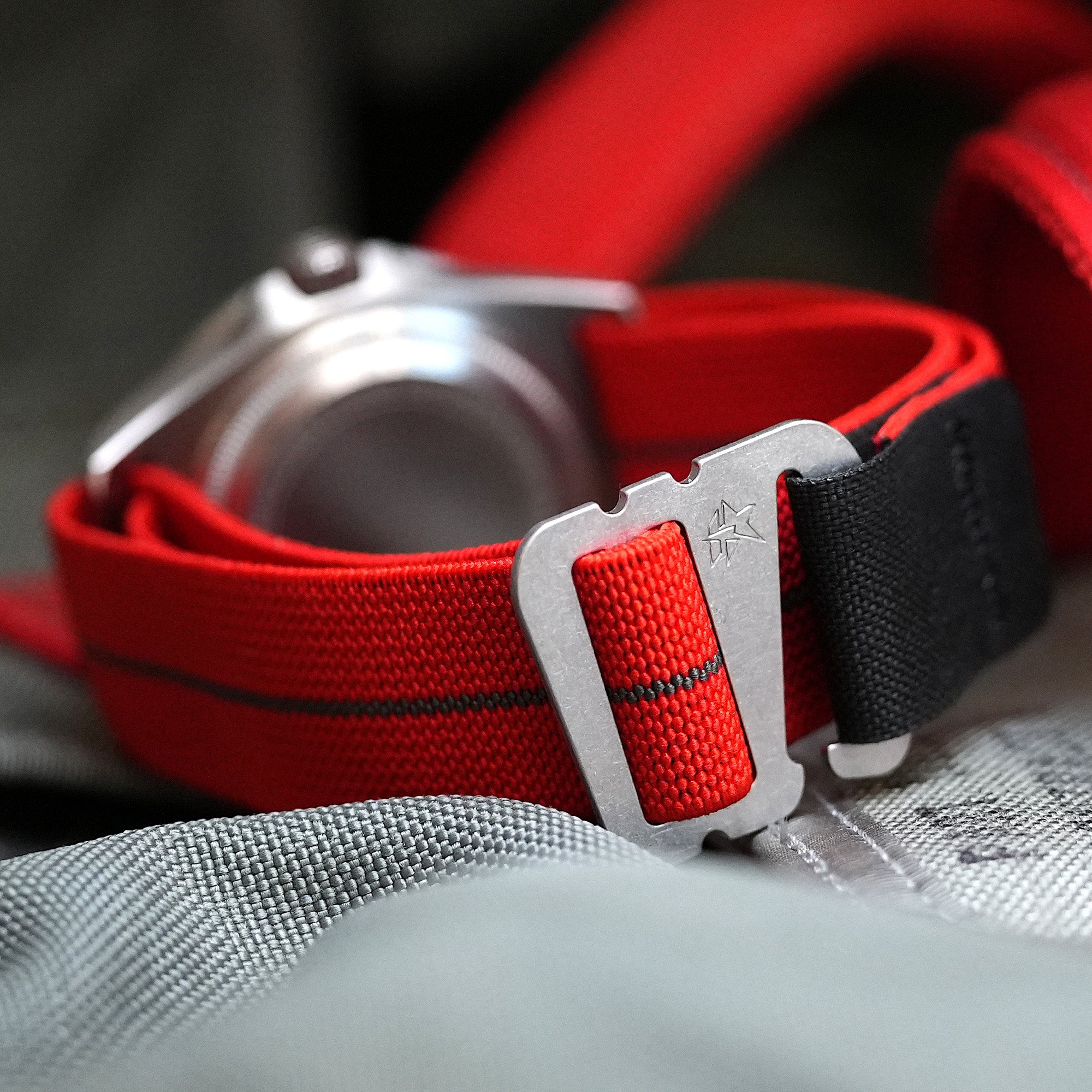 Grappleband Red / Charcoal [Fixed Bar & Spring Bar Compatible]