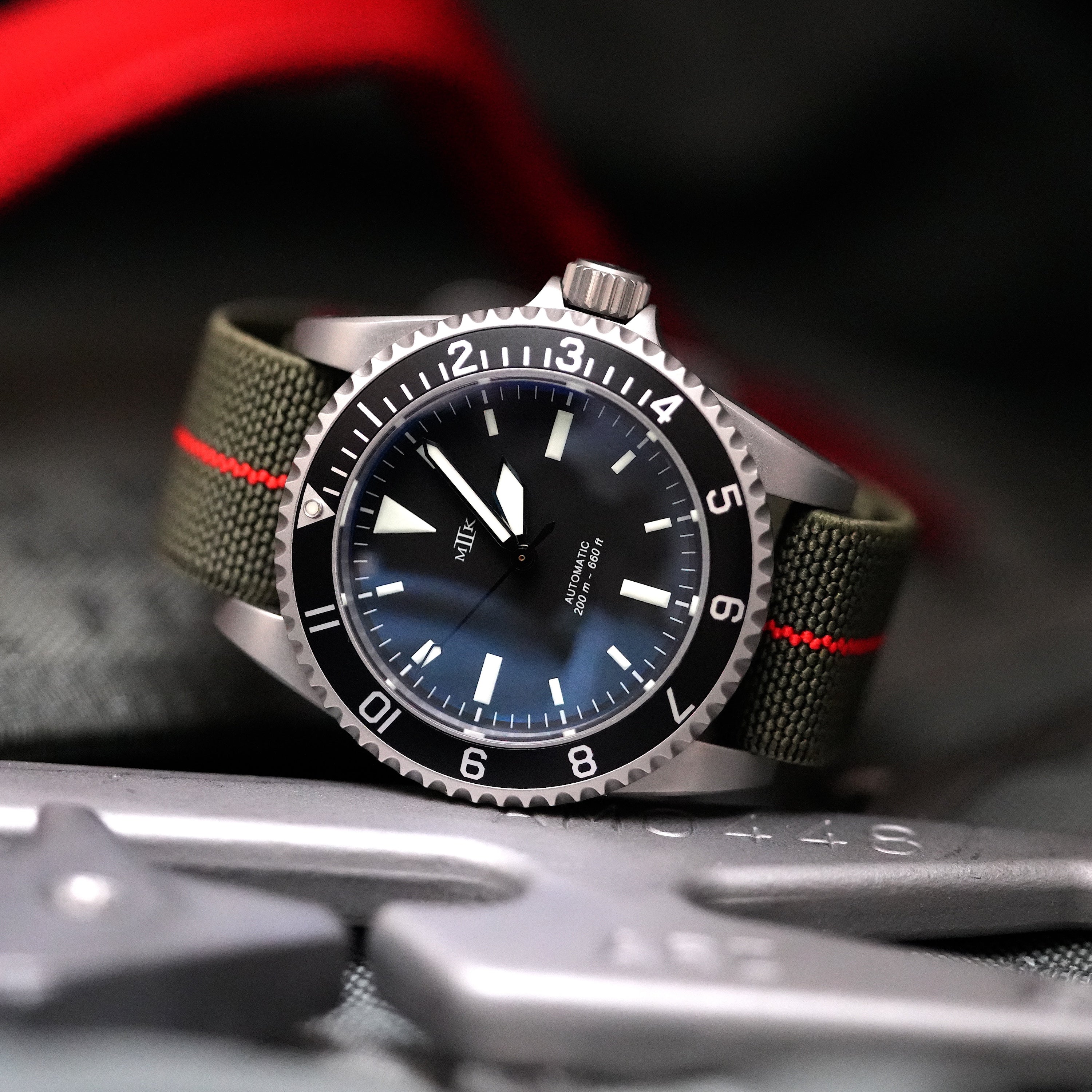 Grappleband Red Tab [Fixed Bar & Spring Bar Version]