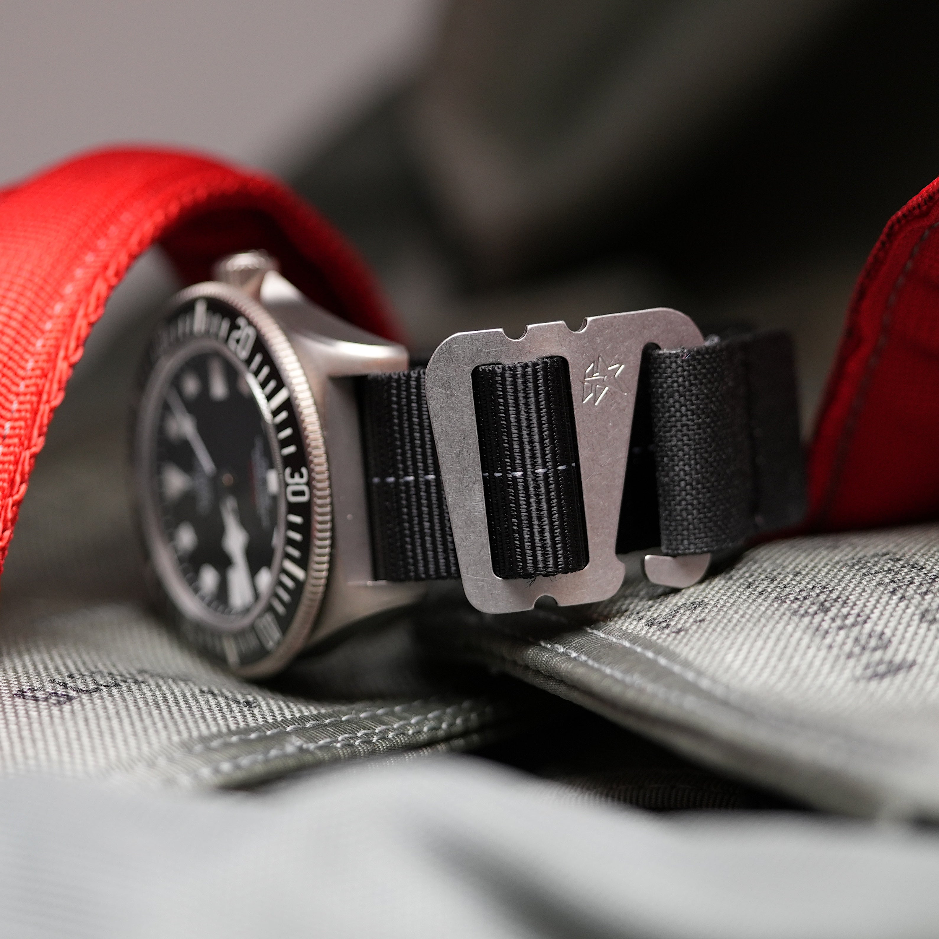 Grapplestrap Black [Fixed Bar & Spring Bar Compatible]