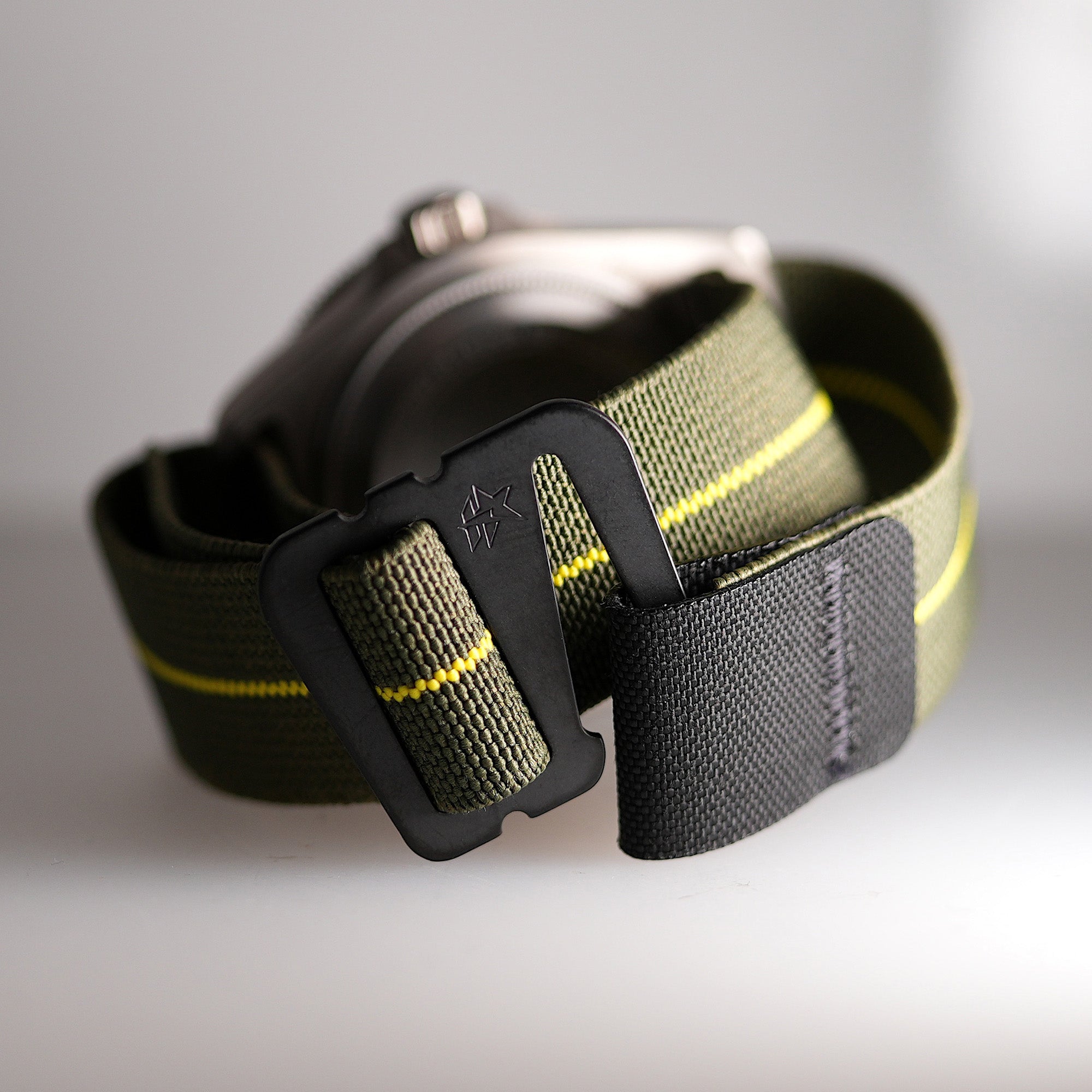Grappleband Dark PVD [Fixed Bar & Spring Bar Compatible] – Hawkrigger
