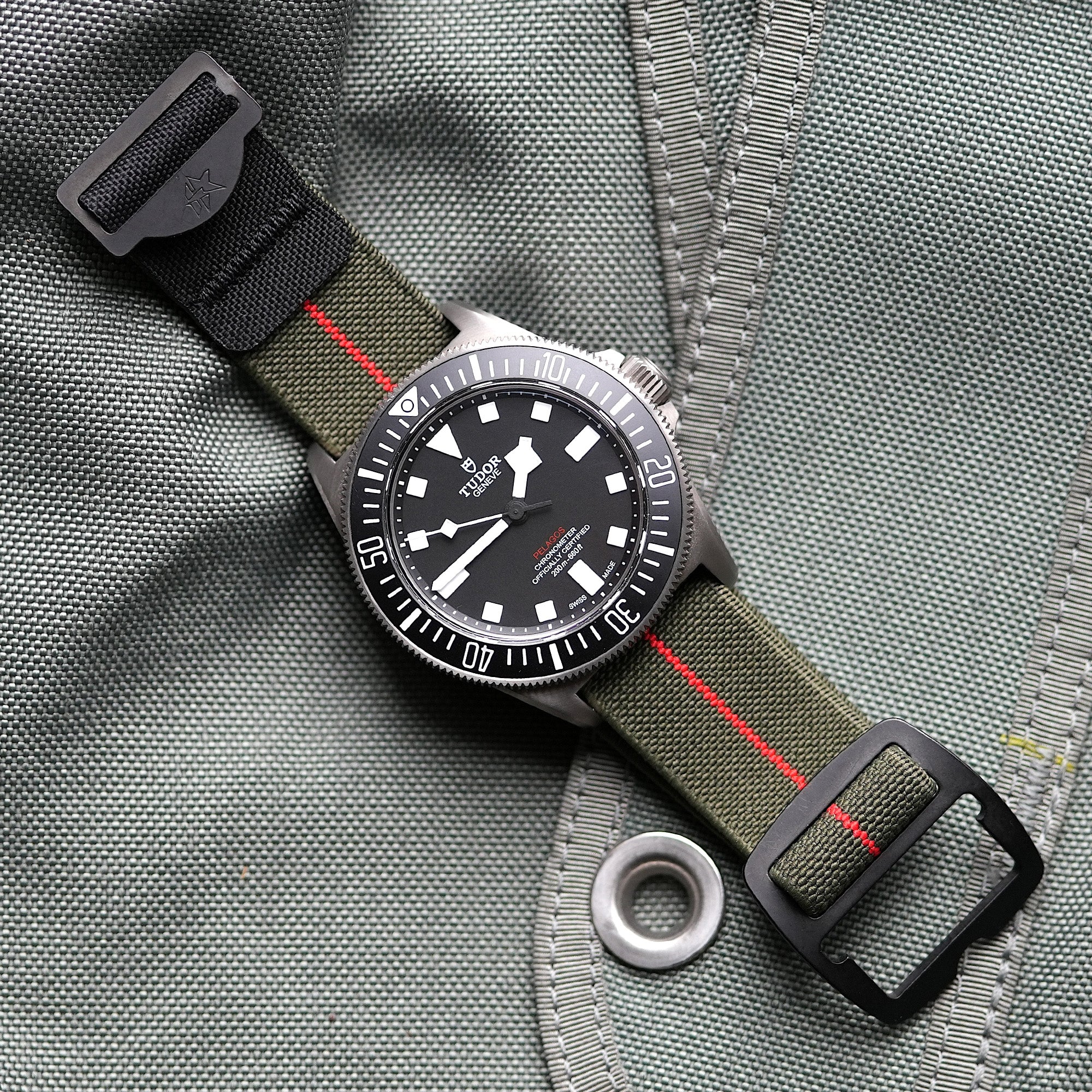 Riggerband M2 Dark PVD Green/Red [Fixed Bar & Spring Bar Compatible ...