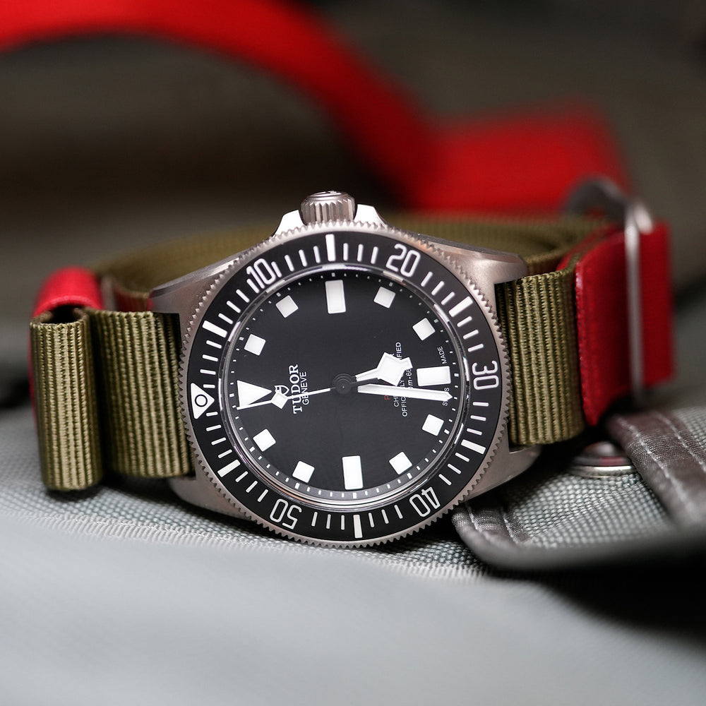T-11 O-Rig Olive/Red – Hawkrigger